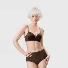美しいシルエットをサポート！ノンワイヤーブラジャー【小胸向け・バストアップ・調整型】