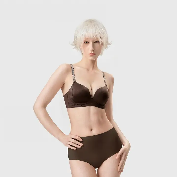 美しいシルエットをサポート！ノンワイヤーブラジャー【小胸向け・バストアップ・調整型】