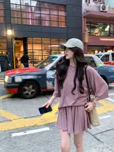 モダールストレッチニットのゆったりラウンドネック七分袖Tシャツとショートパンツ（セットアップ対応）