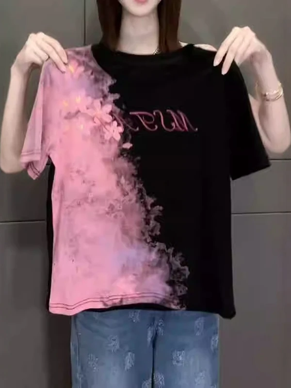 モード系ファッション Tシャツのデザイン性と体型カバー機能を実証する：散来のカラーコンビネーションTシャツ
