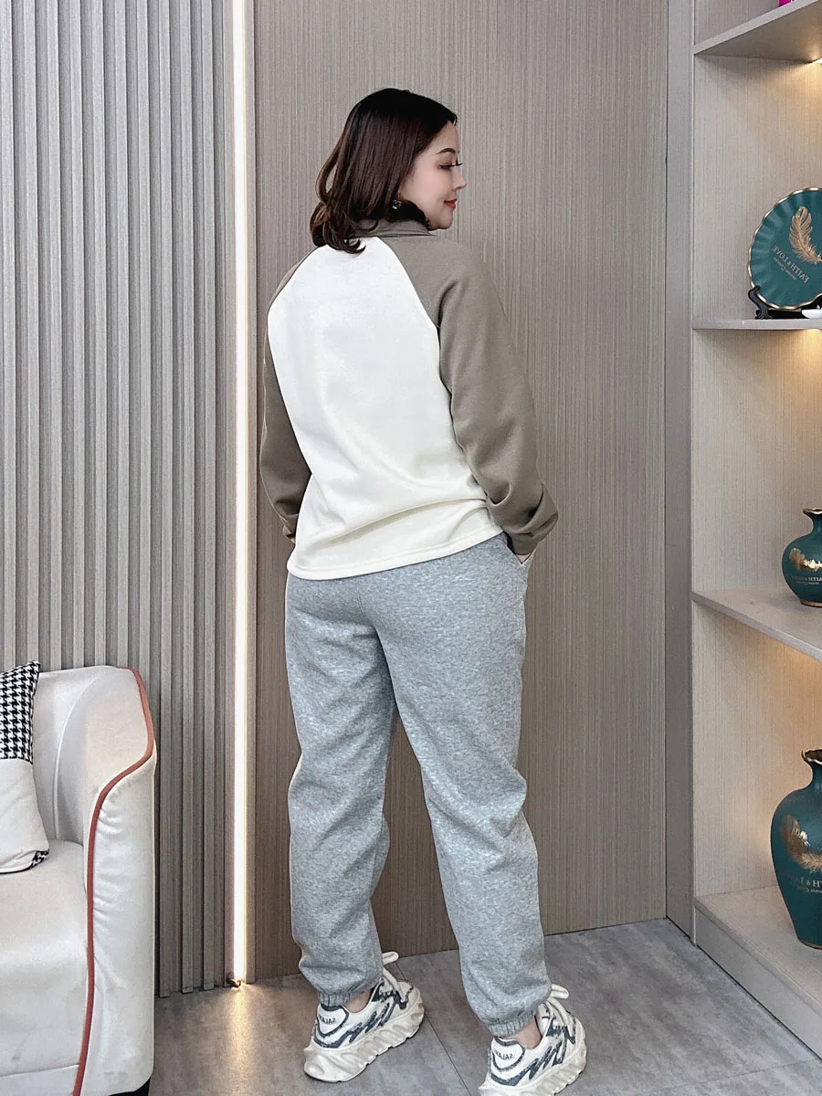 大人可愛いの本質とは？高腰束脚パンツで実感する自然なスタイル