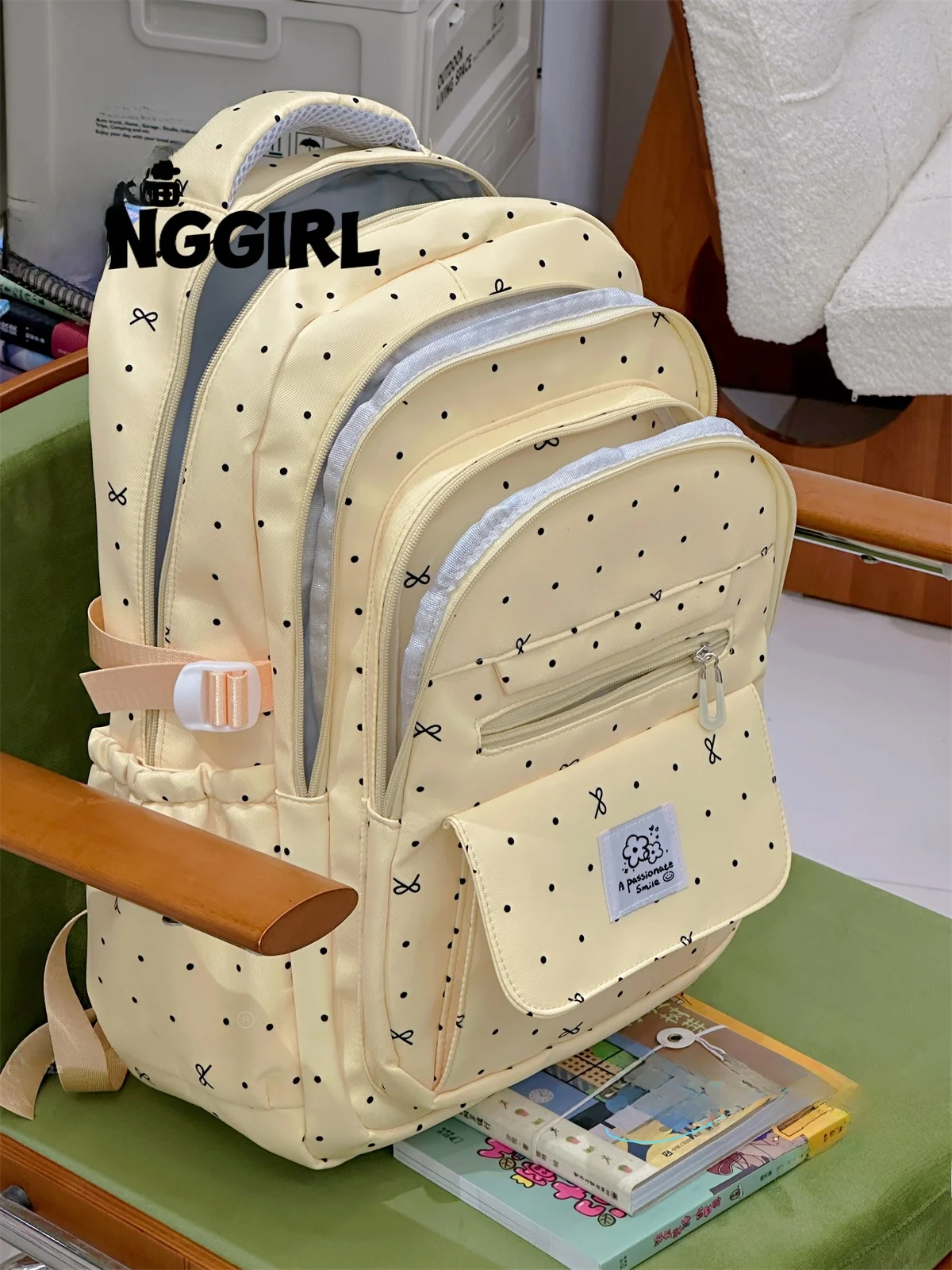 女子向けホワイトリュックサック：2泊3日旅行に最適な多層ポケット設計と通気性の実証