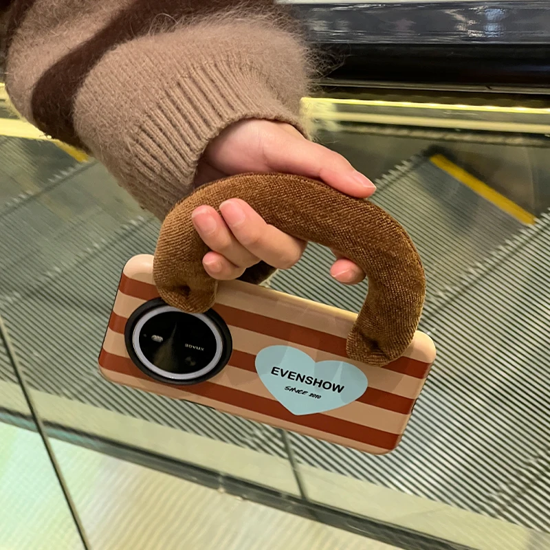 スマホケース ショルダー 全機種対応 どうやって選ぶか？春の新作手提げタイプが解決するリアルな悩み