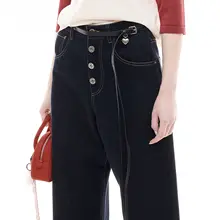 深い青の折り返しデザインのストレートデニムパンツ【春秋用・レディース】