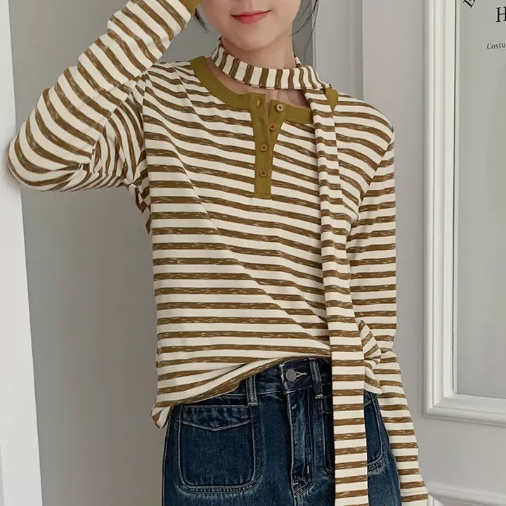 ストライプデザインの長袖Tシャツ【秋用・リボン付き・カジュアルスタイル】