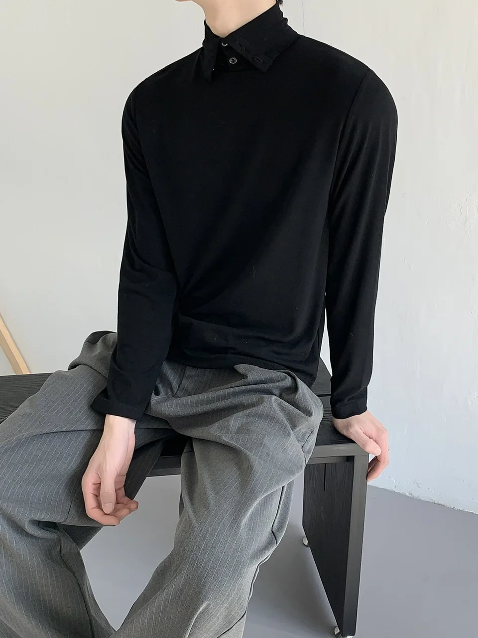 アウターの下に着るもの メンズ どう選ぶ？カーディガンやパーカーの下に着る服の選び方を徹底解説
