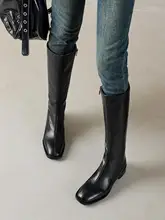 美しいデザインの牛革製ブラウンブーツ【秋冬用・高筒・ライダー風】（セットアップ対応）