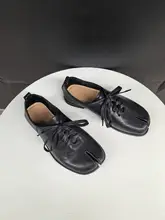 水洗い馬革使用のタビ型レザーシューズ【ユニセックス・レトロ・低ヒール】
（セットアップ対応）