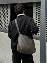 シンプルなデザインのレトロ風トートバッグ【男女兼用・通勤・大容量】