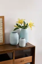 ストライプデザインの白い陶器の広口花瓶【乾燥花・水栽培対応・リビング用インテリア】