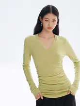 感漂うVネックプリーツ長袖Tシャツ【女性用・スリムフィット・春用】