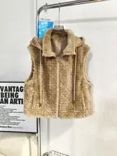 羊毛調ファーのダイヤモンドキルティングノースリーブコート【取り外し可能なフード付き】