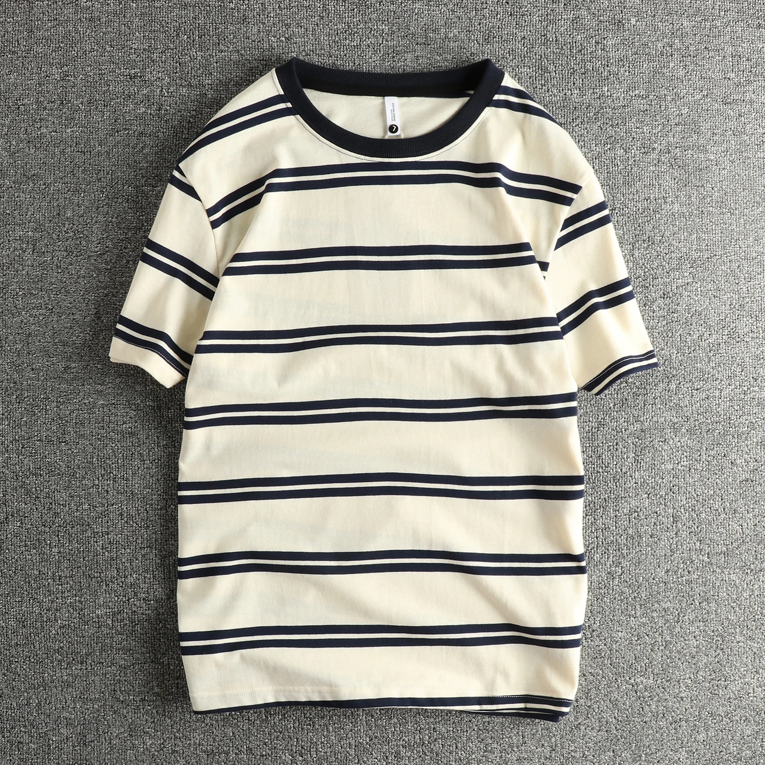 ストライプ柄 メンズTシャツはどう選ぶ？全棉ニットのシンプルさが通勤からレジャーまで救う