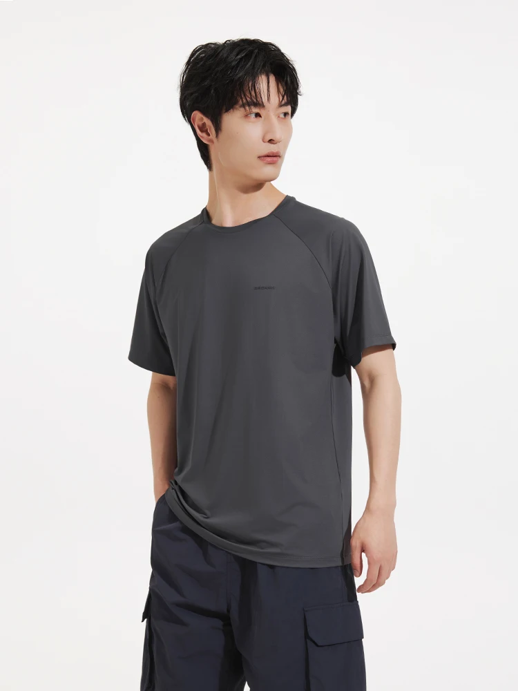 カットオフTシャツをどう選ぶ？30代男性が実際の生活で気づいた、快適でスタイリッシュな選び方