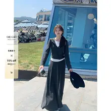 秋季向けカジュアルスタイルの半身スカートとトップスの2点セット（セットアップ対応）