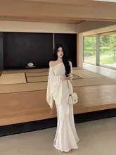 光沢感のあるサテン製ドレープデザインスカート【フィット・ウエスト紐付き・Aライン】