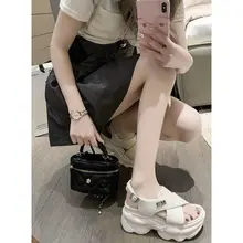 夏用極上の柔らかさ 厚底サンダル【軽量・快適・フラットフォームデザイン】