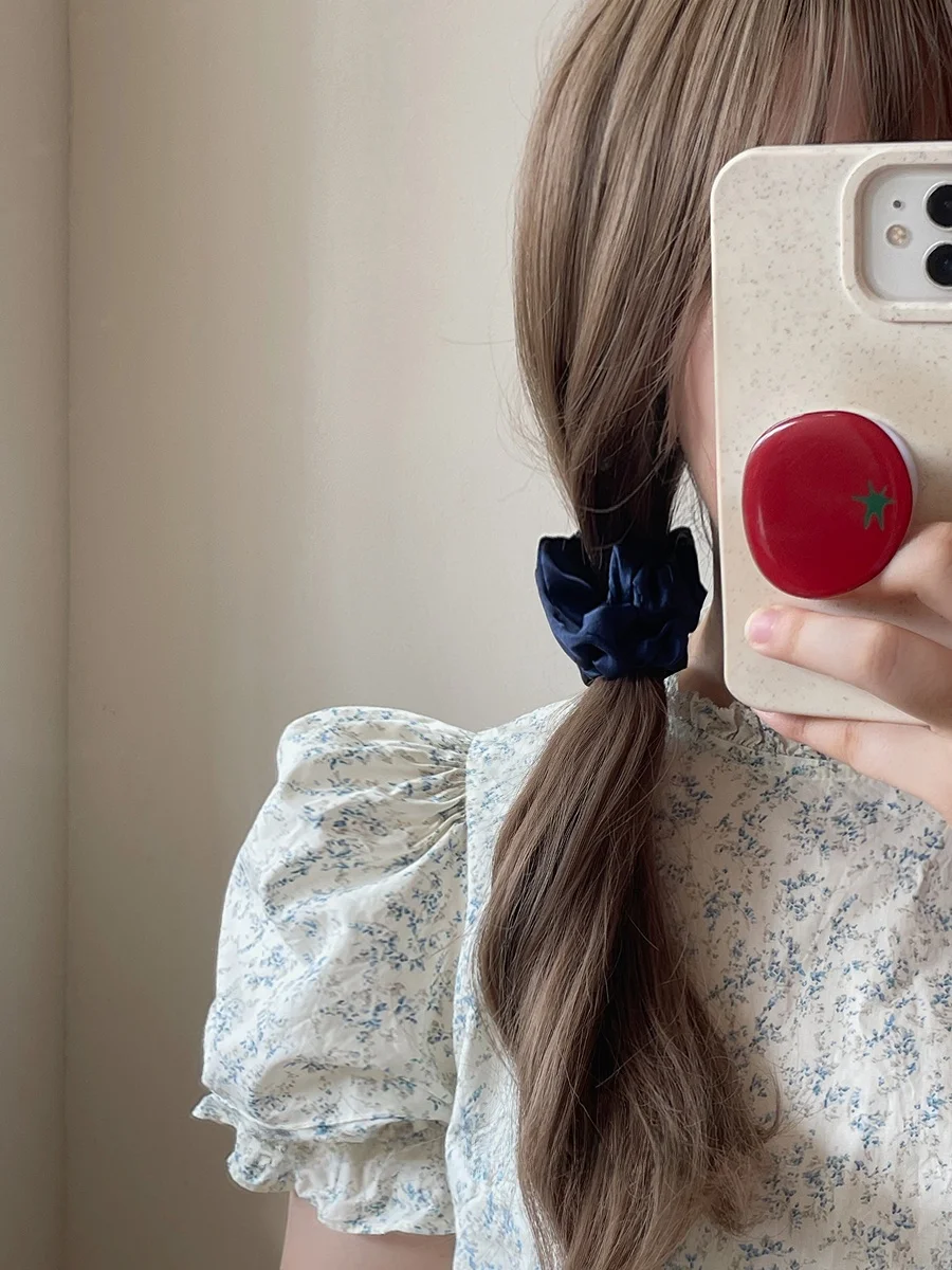 サテン風シルク製ひねりデザインヘアゴム：ボブヘアに最適な軽量かつ毛にやさしいスタイルフィット