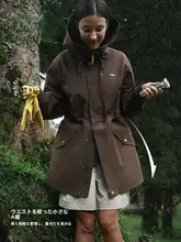 レトロデザインのフード付きウィンドブレーカー【女性用・アウトドア・防風・ルーズフィット】