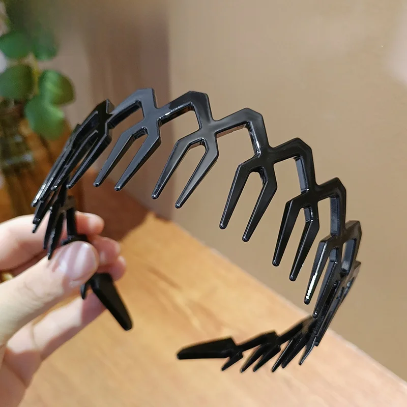黒色シンプルデザイン ヘアバンド：滑り止め付きで化粧・お手入れに最適な使い方