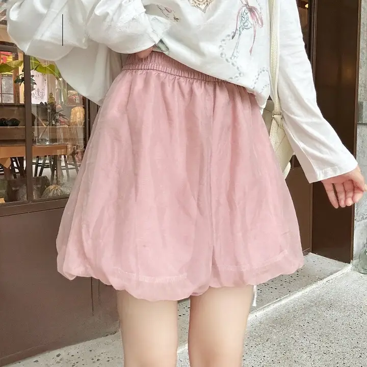 白色フラワーデザインのハイウエストAラインスカートパンツ【透け防止・夏用・体型カバー】