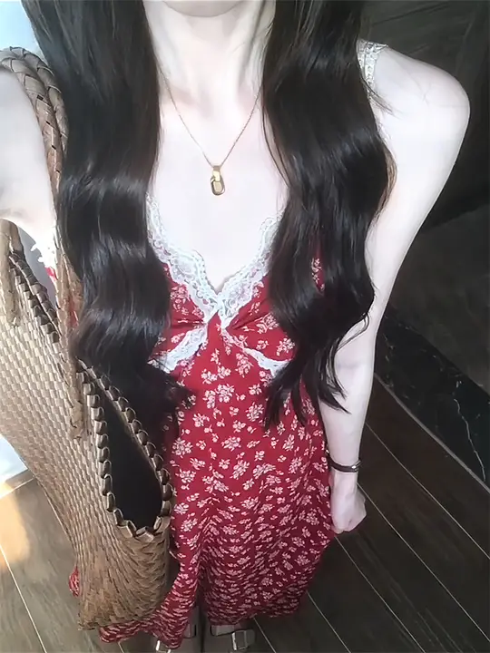 レース切り替えのフラワープリントワンピース【レトロスタイル・秋用・タンクトップ・体型カバー】