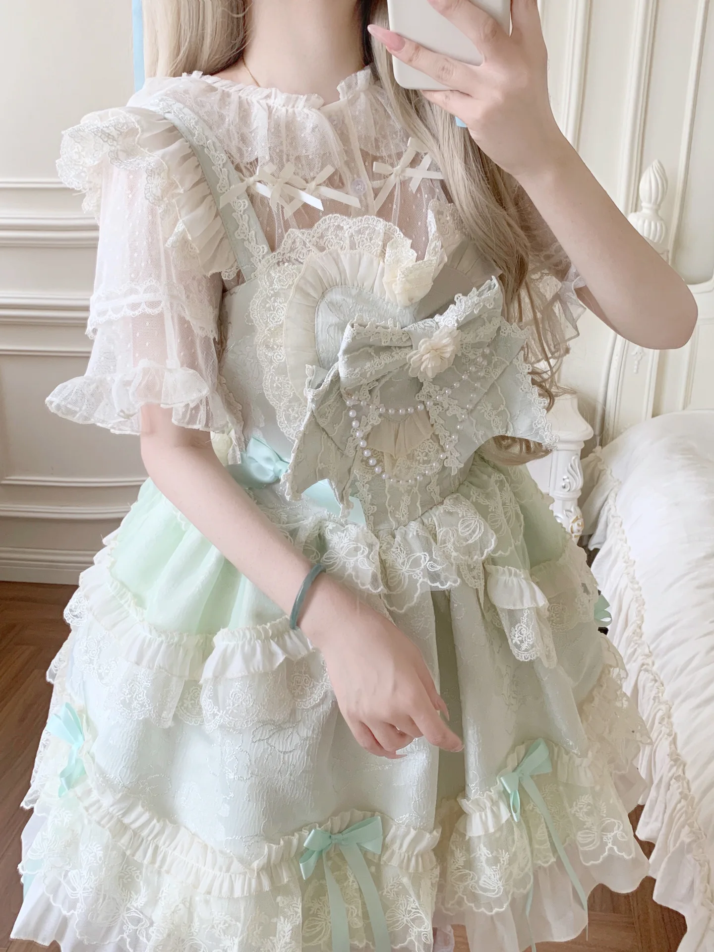 高校生の夏にぴったりな私服は、レースの透け感で決める？