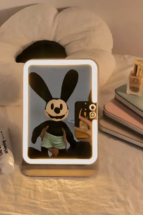 LEDライト付き折りたたみ化粧鏡【コンパクト・デスクトップ用・学生向け】