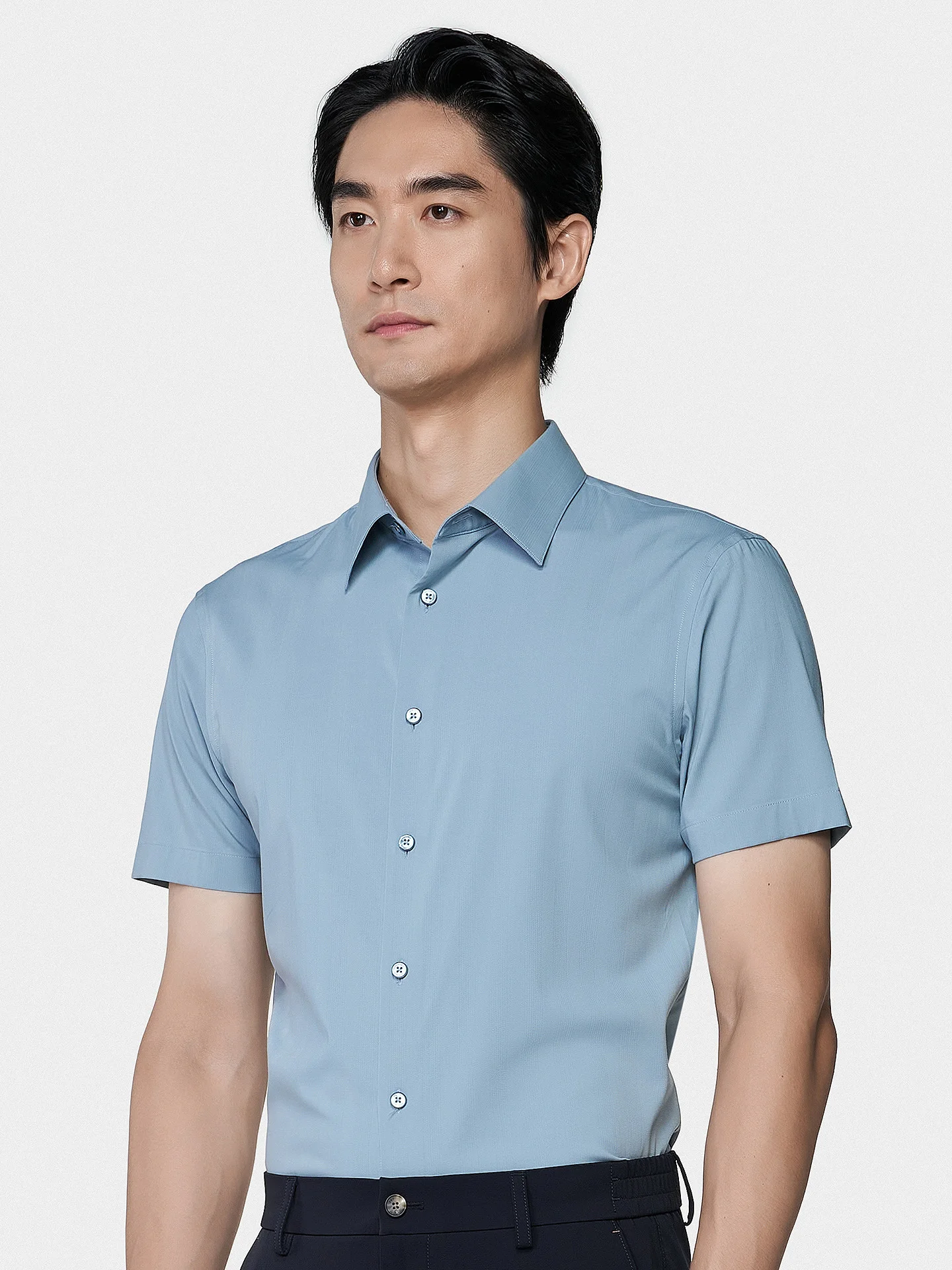 20代から60代まで、夏のきれいめファッションで失敗しない選び方は？