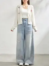 体型カバーでスタイルアップ！春用の白いカーディガンとハイウエストデニムパンツのコーディネート（セットアップ対応）