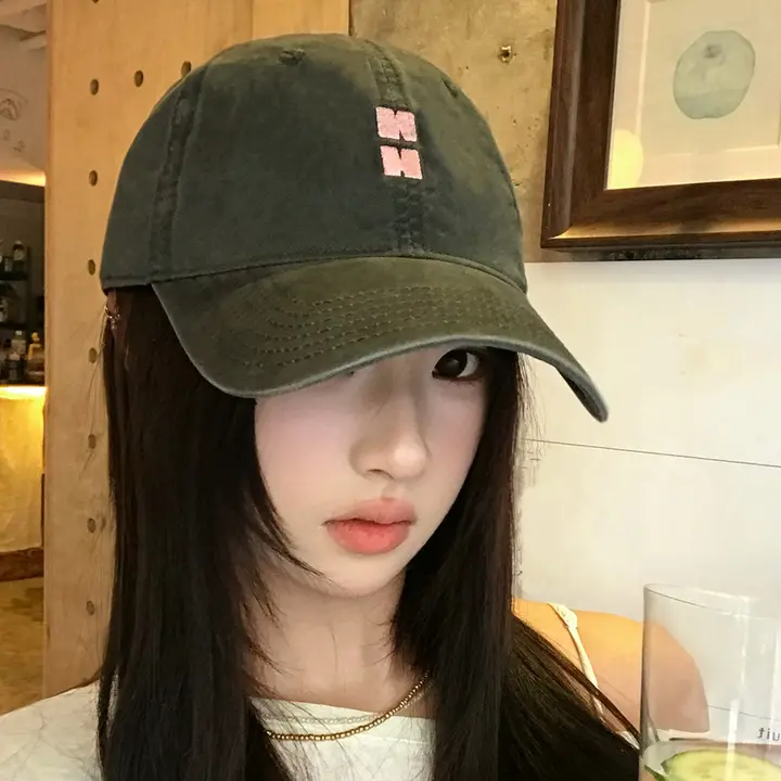 レトロ風レターボード刺繍キャップ【男女兼用・カジュアル・高級感】