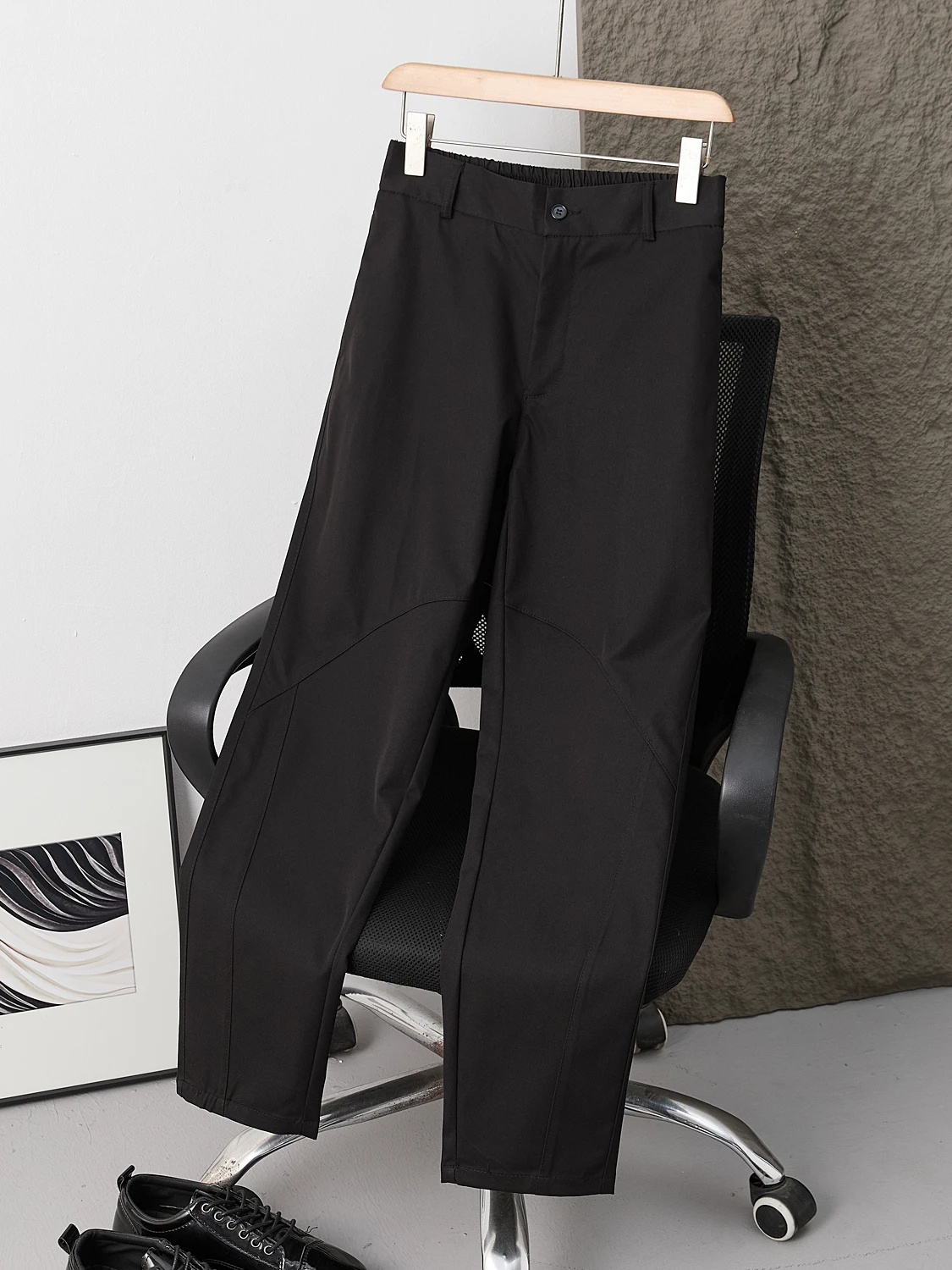 オフィスカジュアル グレーパンツ：易帝王子のストレートフィットビジネスカジュアルパンツが提供する実用性と快適性