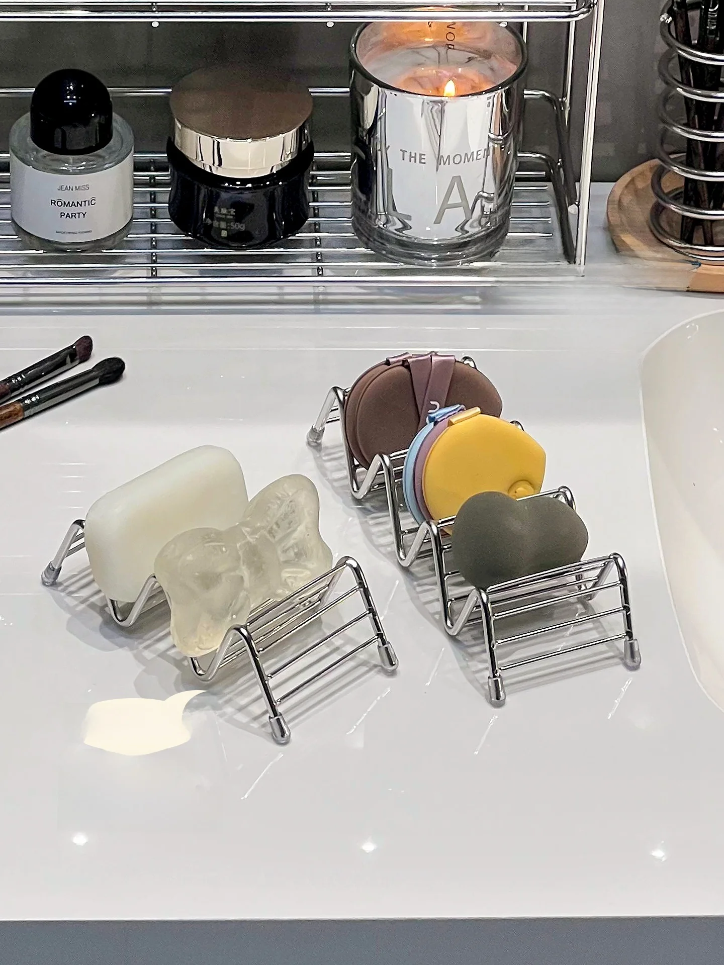おしゃれな洗面台に合うコスメ収納は、本当にこれで決まる？
