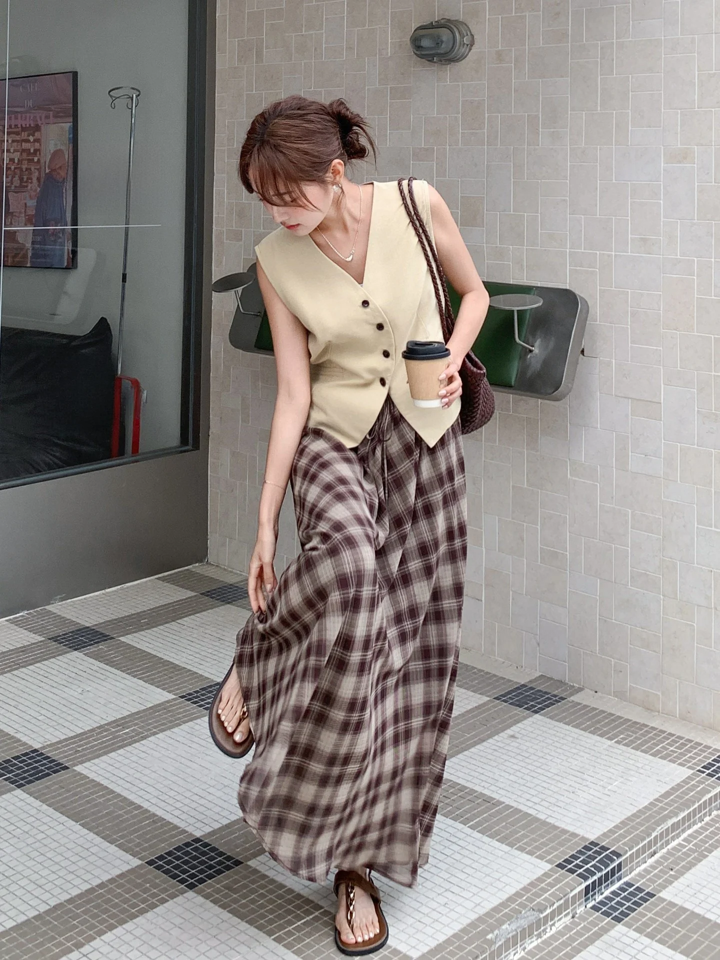 20代後半女性が夏に選ぶべき「レトロな着こなし」は？