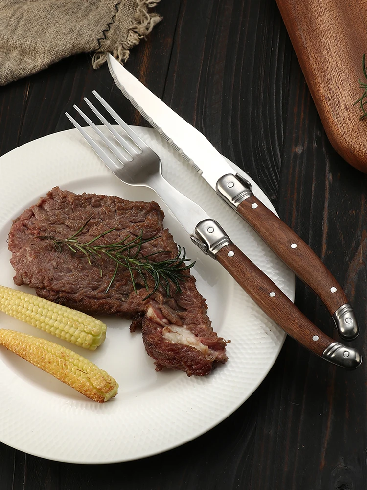 牛肉を切るとき、本当に大切なのは「包丁のデザイン」なのか？