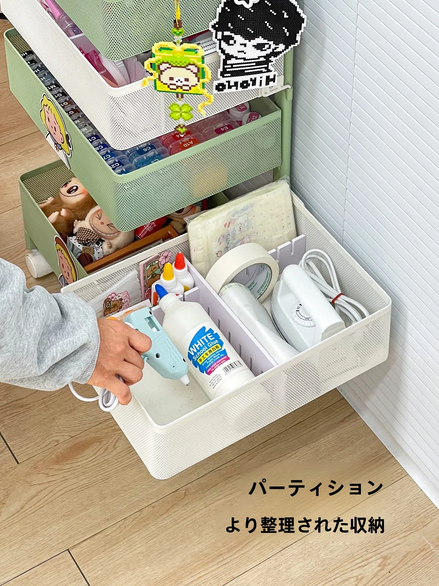 ラック付きデスクは本当に必要？その構造と使い方を、実際の生活で体感してみた