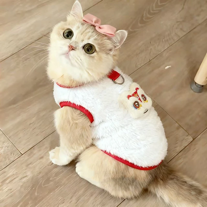 おしゃれキャットに合う冬の衣装は、中国風ペットベストがベスト？