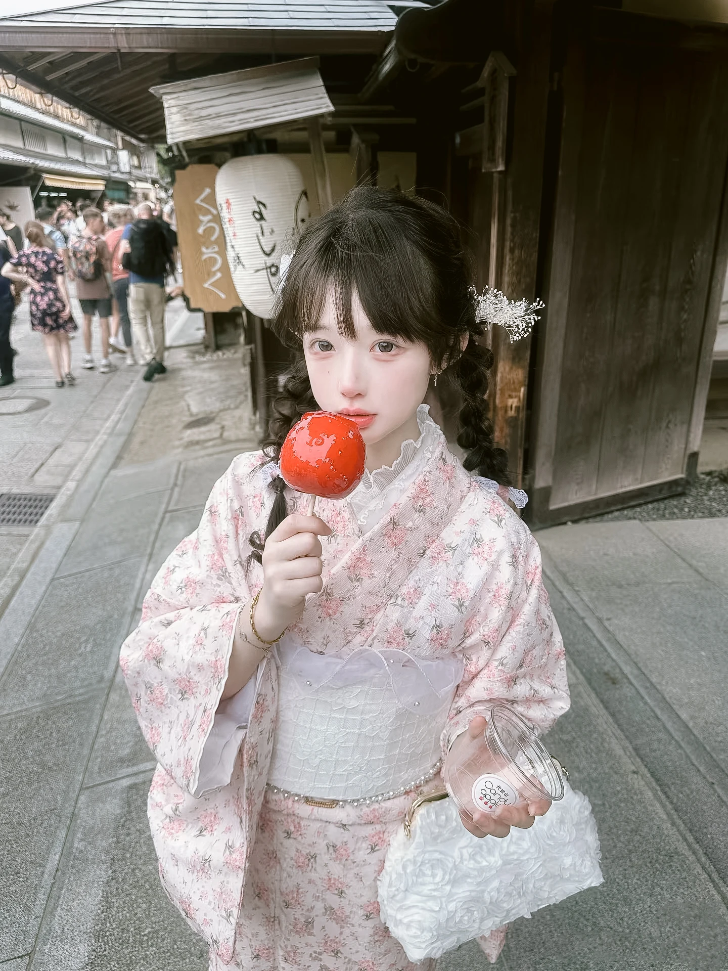 大正ロマンの服を着るなら、花火大会の瞬間が一番美しい？