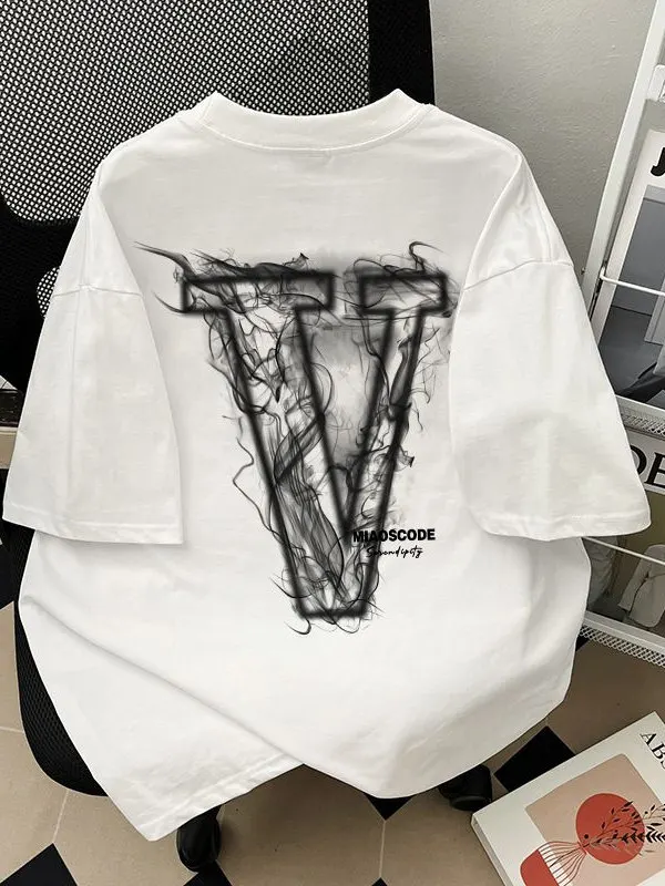 バックプリントTシャツはどんなのがおすすめ？実際の使い方と選び方を徹底解説