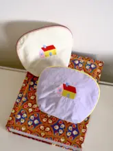 刺繍入り 旅行用洗面ポーチ【小型・家のデザイン】