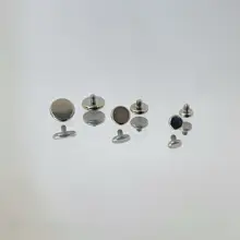 小さな円形のトラの牙ピアス【無重力舌ピアス・チタン合金・アレルギー防止】