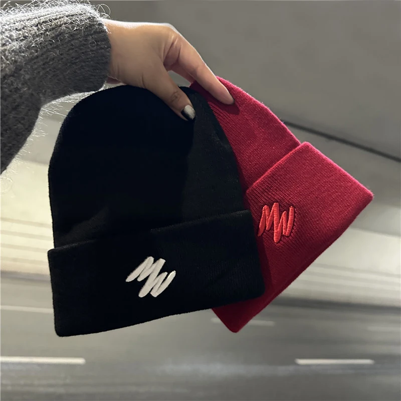 needles ニット帽：刺繍入りニット帽の実用性と使用シーンを解説