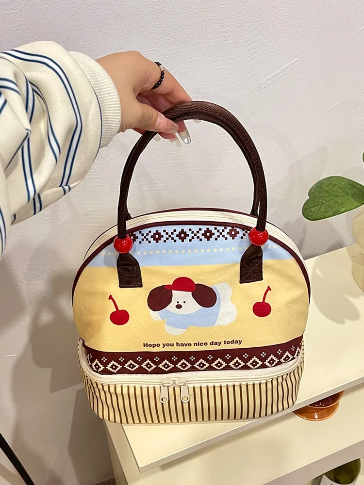 おしゃれな手提げ弁当バッグ【保温・アルミ箔使用】：コンビニ弁当が入るエコバッグの実用性と性能解析