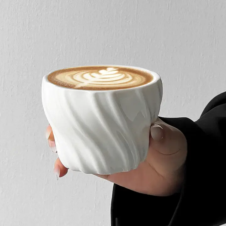 レトロデザインのラテカップ【ハンドメイド・不規則なデザートプレート・カプチーノ用】