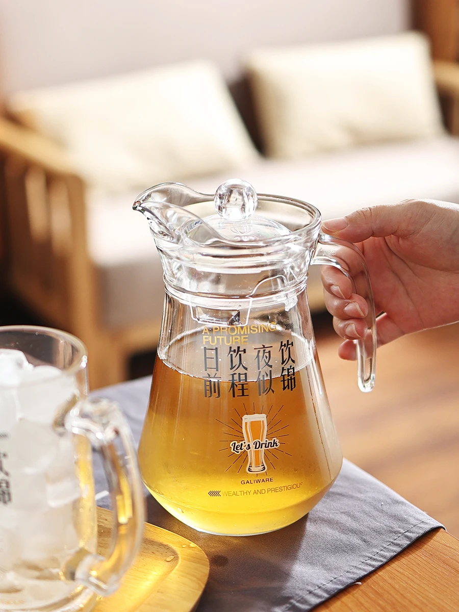 家庭用ビールサーバーを選ぶべきタイミングは？ガラス製のクラフトビールピッチャーが解決する3つの理由