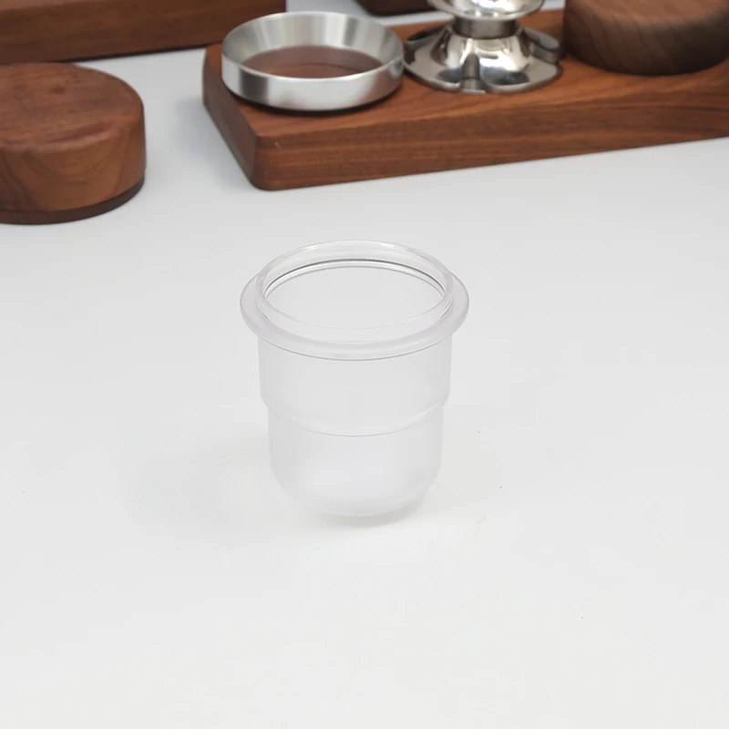 コーヒーの粉がこぼれないようにする、実はこれひとつで完璧な「粉受けカップ」は？