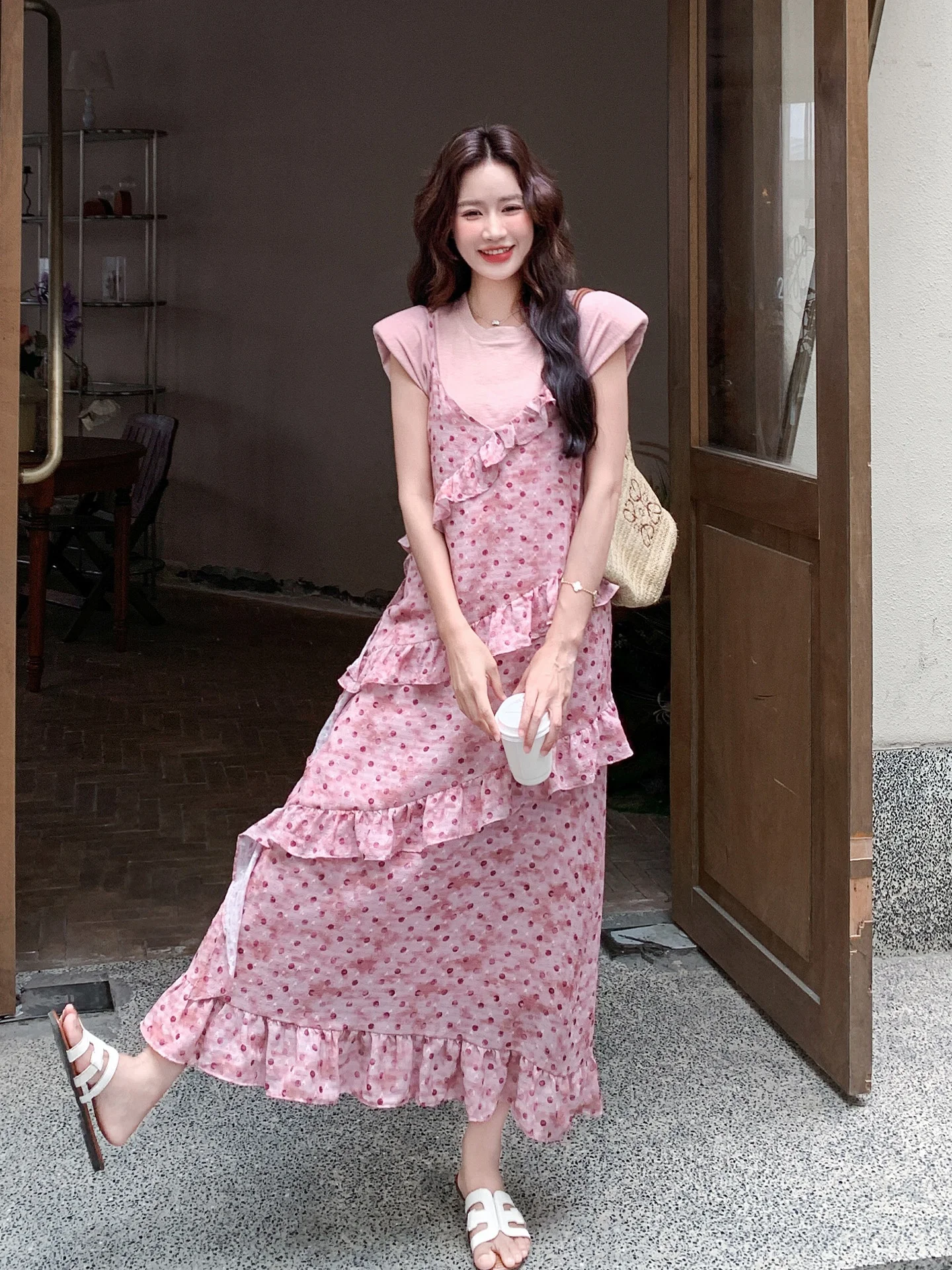 20代後半の夏に着たい「韓国風カジュアルなフリルドットキャミワンピ」は、本当に今時ファッションのベストセラーなのか？