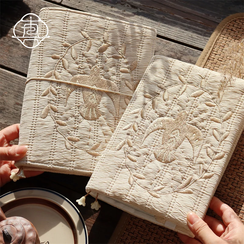 刺繍デザインの手帳カバー手作り：布製ハンドメイドで気分を整える実用性と設計の詳細
