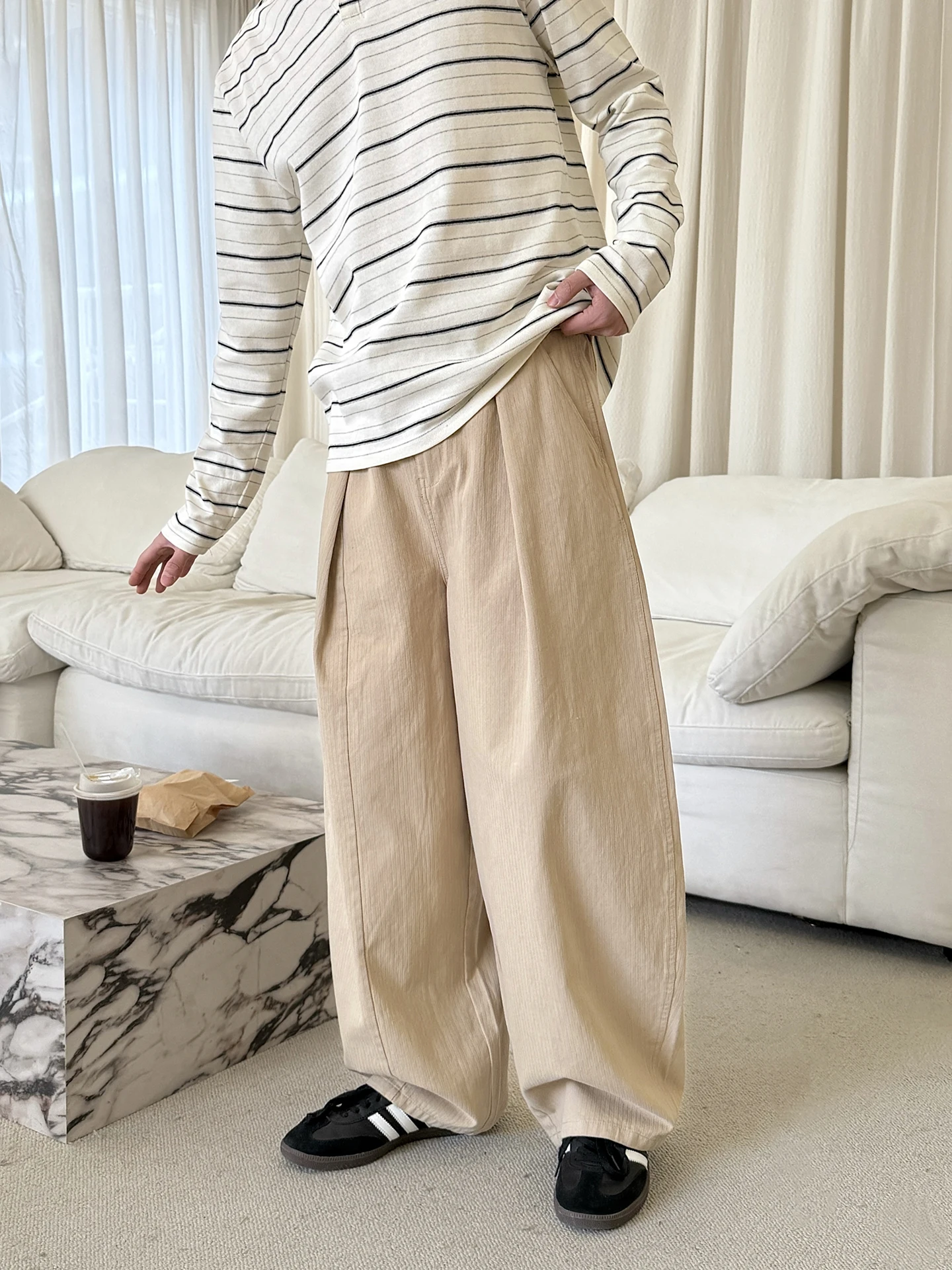 エッグパンツや水色パンツに悩むなら、春のカーキパンツでどう選ぶ？