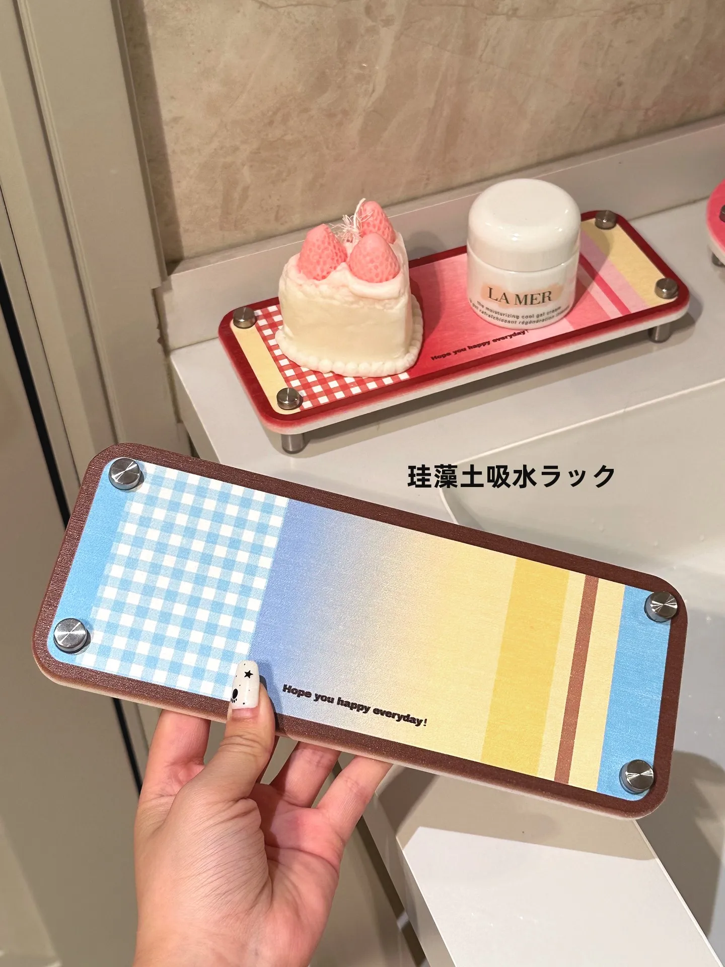 吸水性に優れた硅藻泥置物ラック：洗面台用小物収納の実用性と設置ガイド